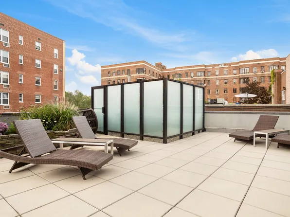 2727 Henry Hudson Parkway West image 35 of 38