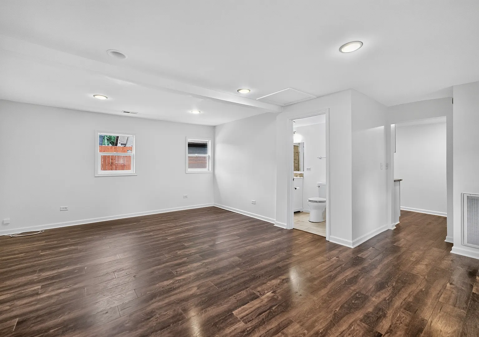 1 bed, 1000 sqft, $2,150 — Photo 4