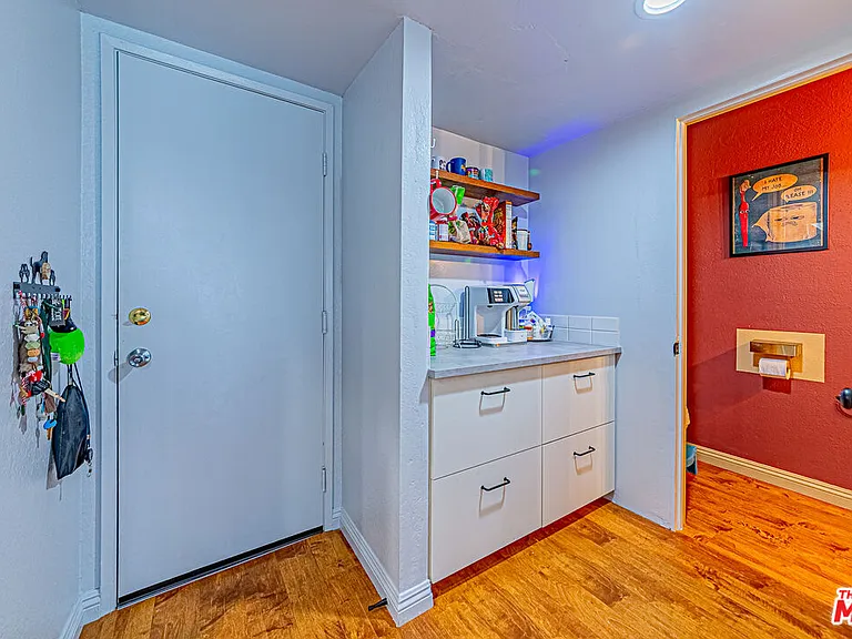14742 Pioneer Blvd — Photo 11
