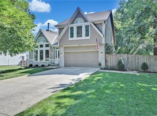 6923 Reeder St, Shawnee, KS 66203