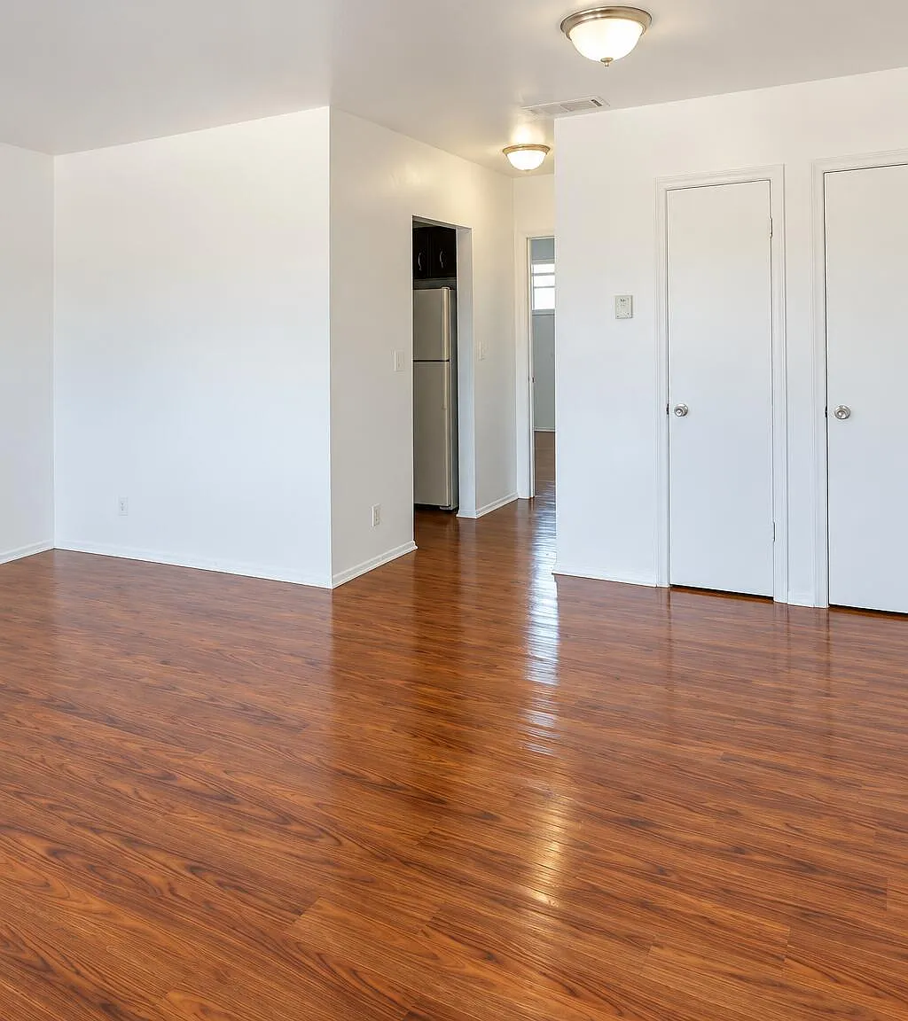 1 bed, 1.0 bath, 700 sqft, $1,600 — Photo 1
