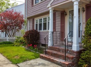 7 Glenham St, West Roxbury, MA 02132