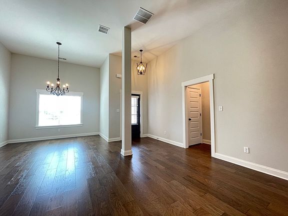 3rd image of 688 Dudley Dr