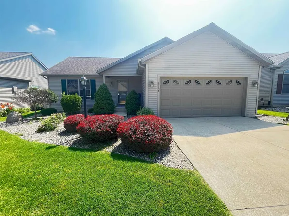 1928 Tea Rose Ln, Mishawaka, IN 46544
