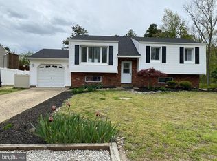 101 Cedar Lake Dr, Williamstown, NJ 08094