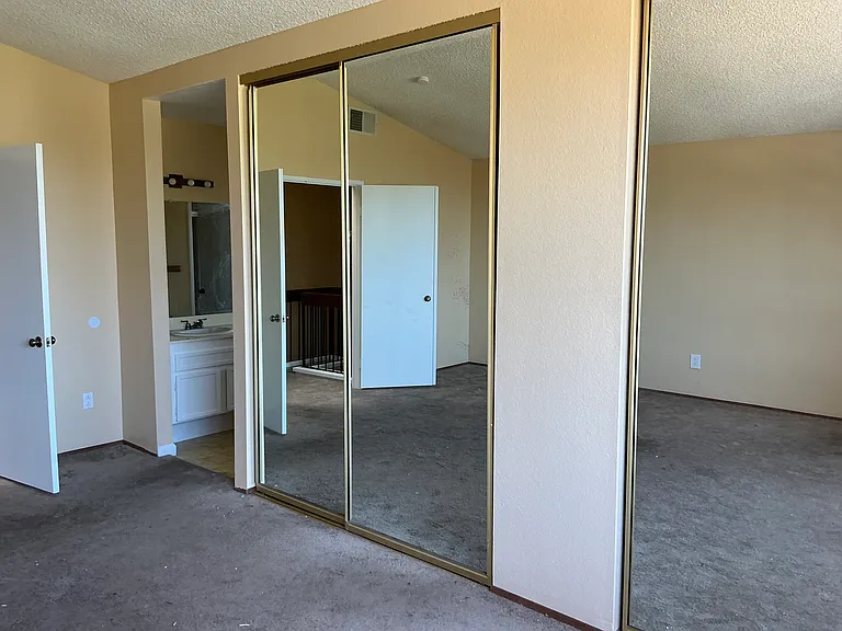 3205 E Fox Run Way — Photo 13