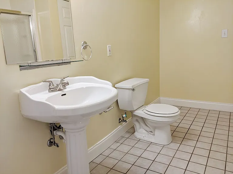 116 1/2 N Walnut St — Photo 7