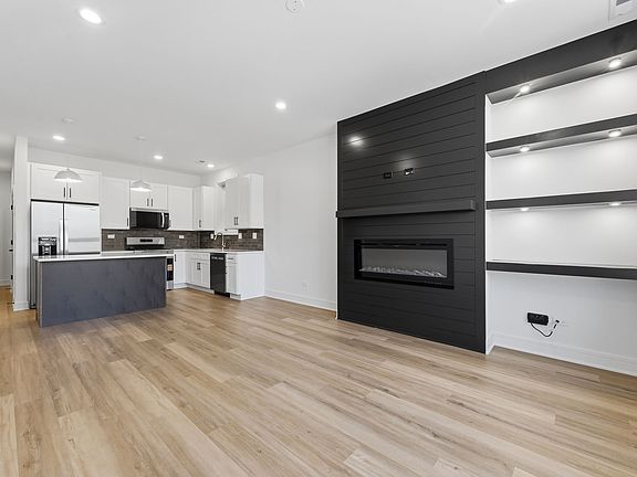 3rd image of 4331 S Indiana Ave APT 2