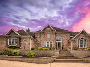 10130 Bauer Rd, Saint Louis, MO 63128