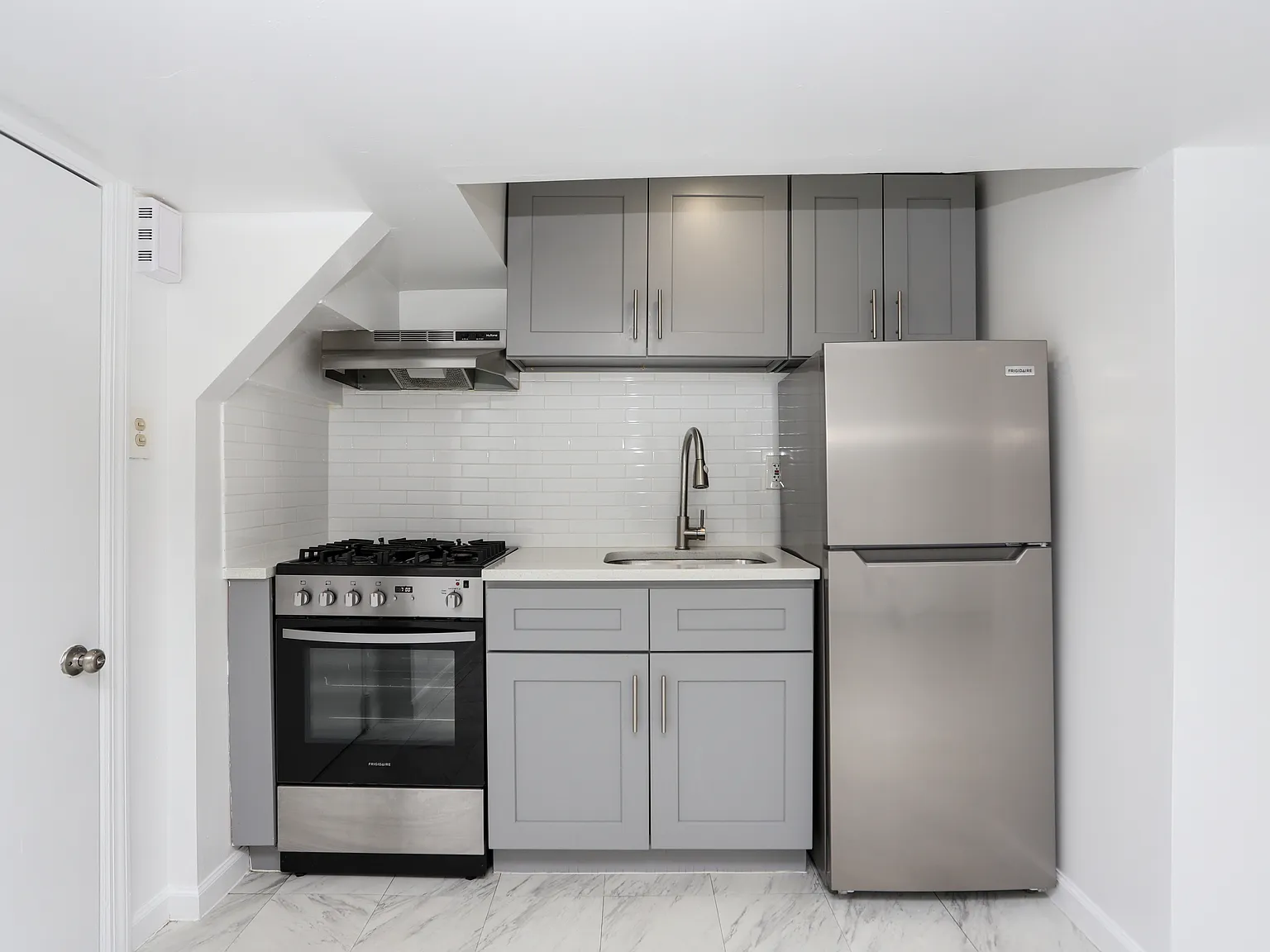 1 bed, $2,000 — Photo 2