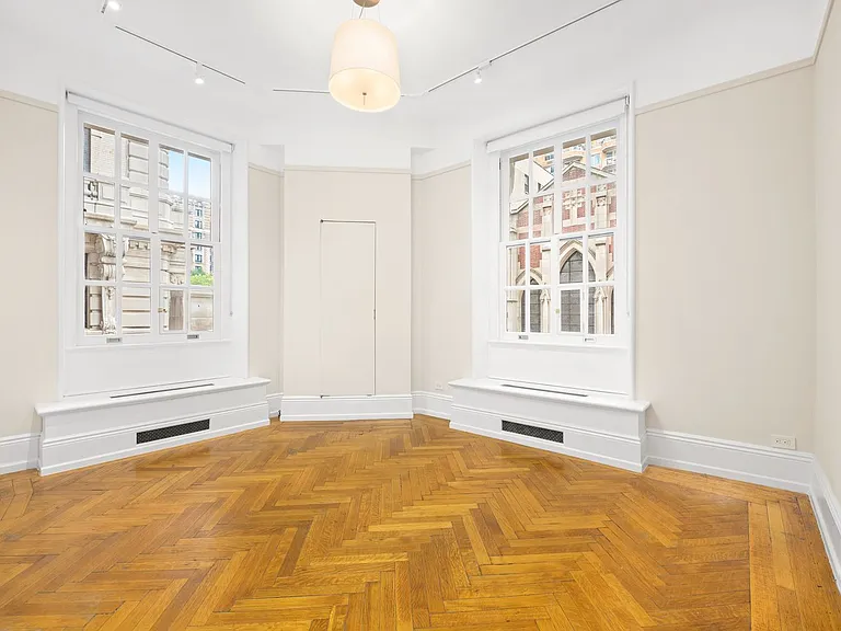 2109 Broadway #340/341 — Photo 22