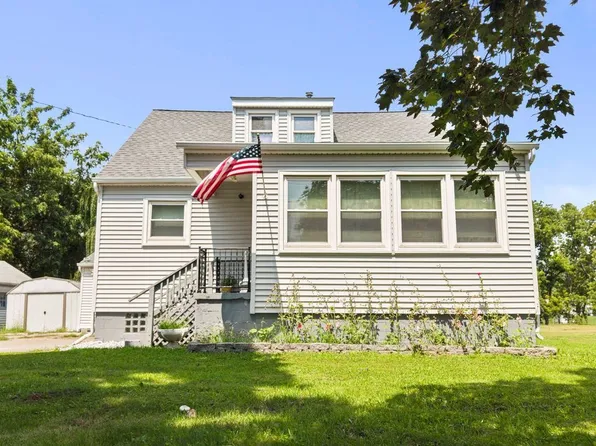 11434 140th Street Pl, Davenport, IA 52804