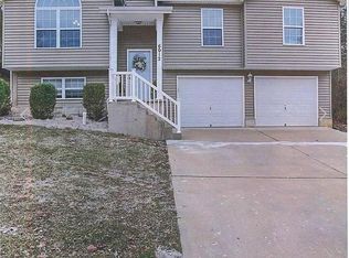 6012 Ozark Dr, High Ridge, MO 63049