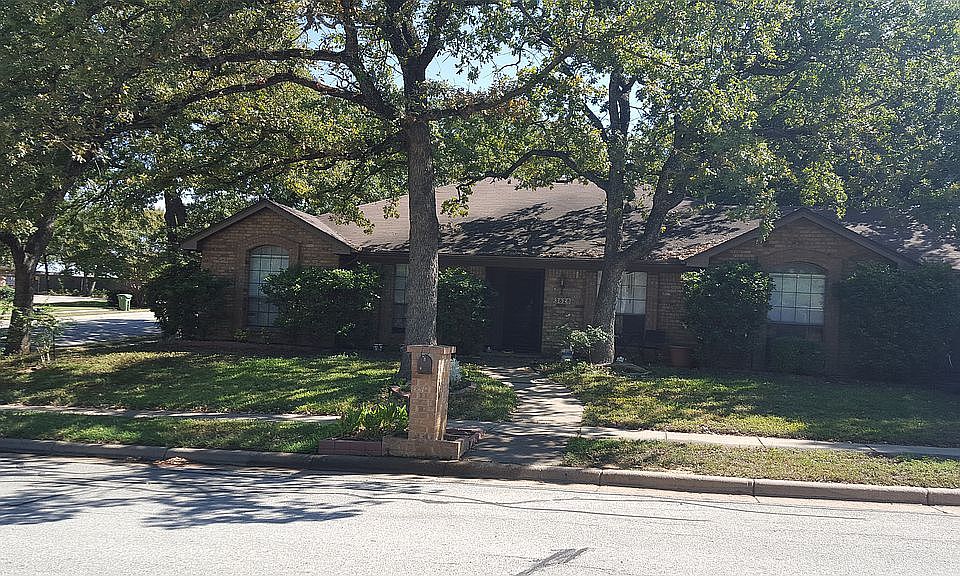 1st image of 3828 Ashford Dr