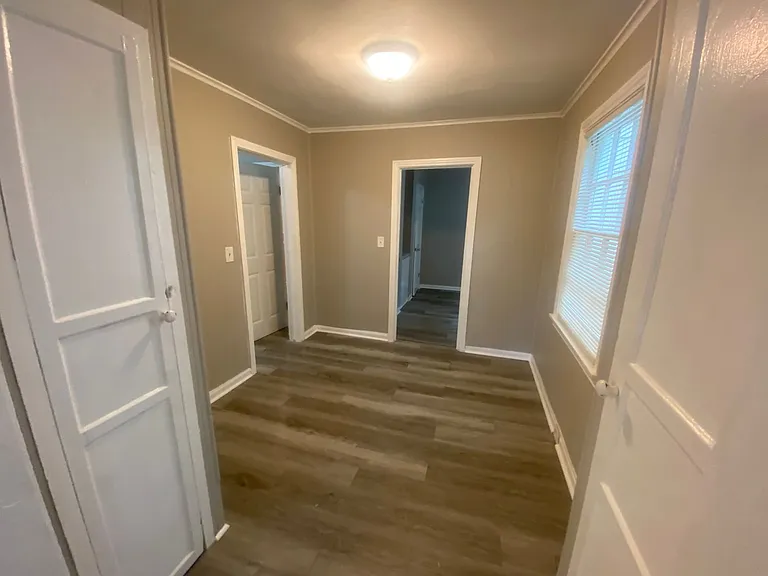 27 Stuart Dr — Photo 4