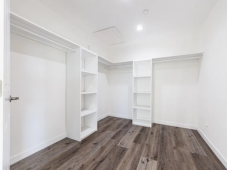 1119 N Berendo St — Photo 8