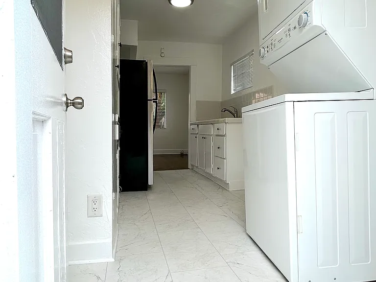 245 6th Ave #1 — Photo 11