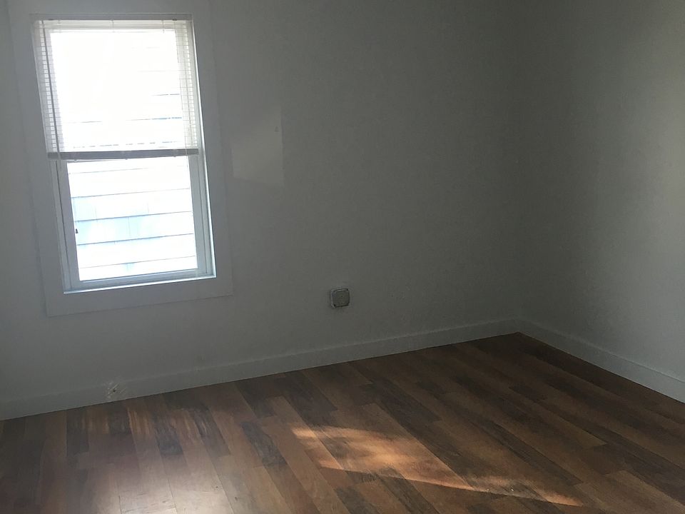 2nd image of 345 Paradis Ave #2