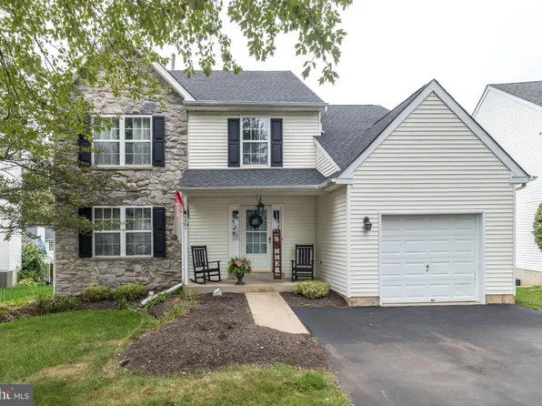 4201 Sir Andrew Cir, Doylestown, PA 18902