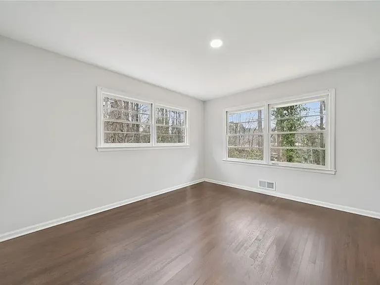 5655 Lake Forrest Dr NW — Photo 11