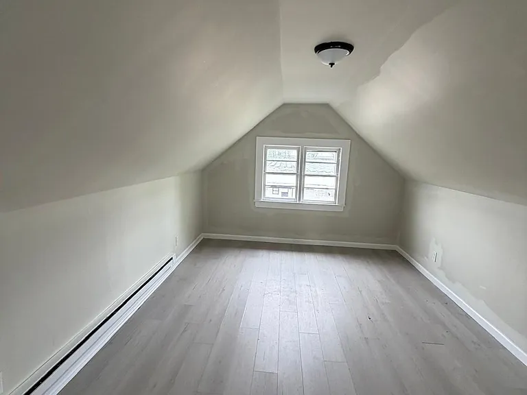 1043 Jefferson Ave #2H — Photo 9