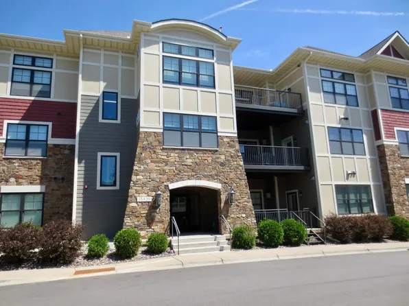 15420 Oakcroft Pl APT 324, Wayzata, MN 55391