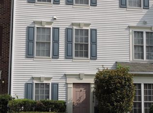 45476 Oak Trail Sq, Sterling, VA