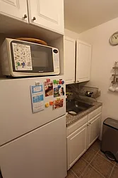 Rented by Robyn Lee, LREB