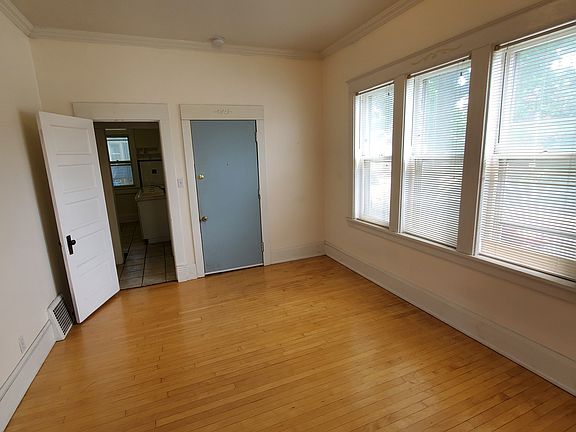 2nd image of 1806 E Thomas Ave #1806