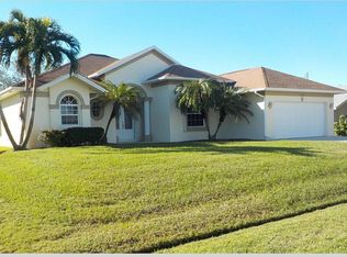 1266 SE McFarlane Ave, Port Saint Lucie, FL 34952