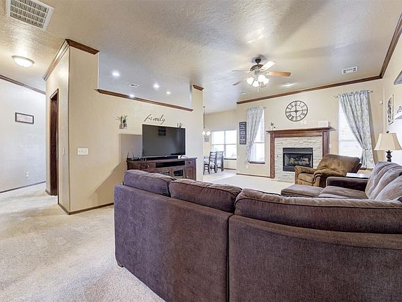5th image of 601 SW 157th St