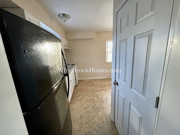5th image of 3221 E 73rd St