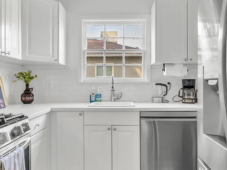 1539 Maryland Ave — Photo 36