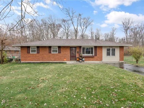 359 Forest Lake Dr, Wilmington, OH 45177