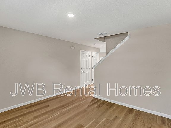 5th image of 2047 Prospect St