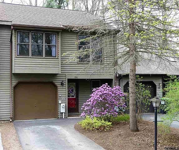 1st image of 34 Brenden Ct