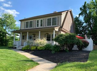 99 Verplanck Ave, Beacon, NY 12508