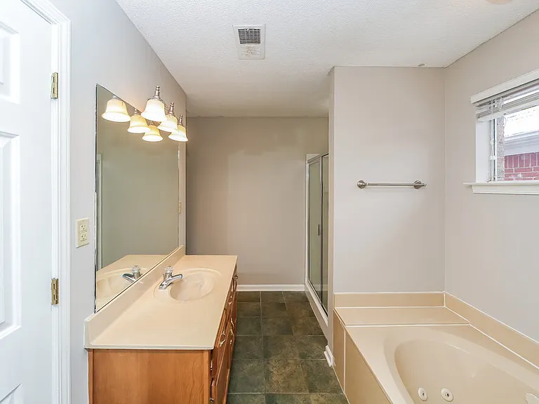 8243 Cross Point Dr — Photo 10