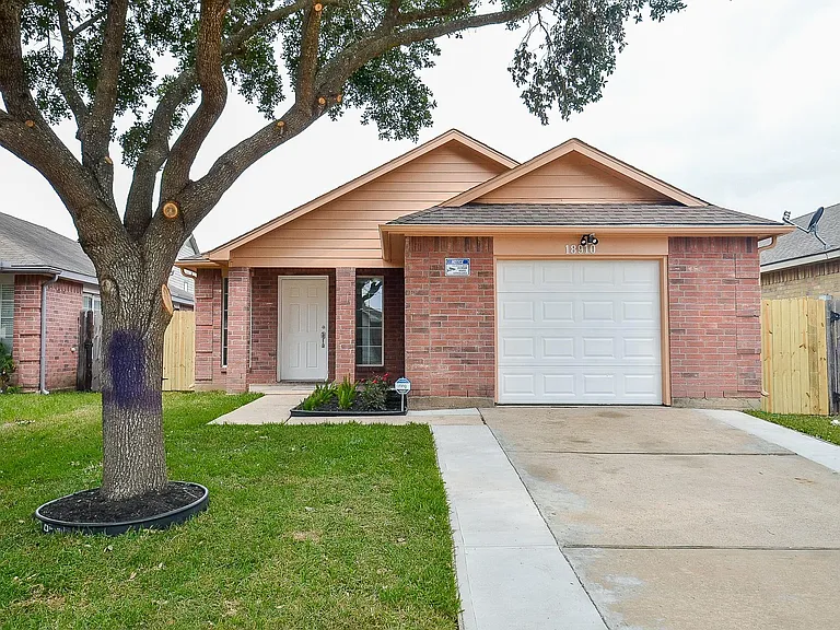 18910 Reynolds Park Dr — Photo 1