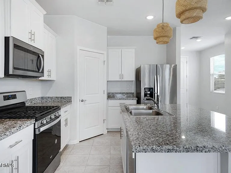 2570 E Corazon Trl — Photo 9