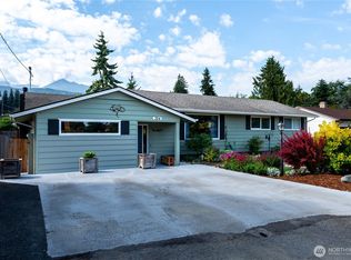 324 E Hillcrest Dr, Port Angeles, WA 98362
