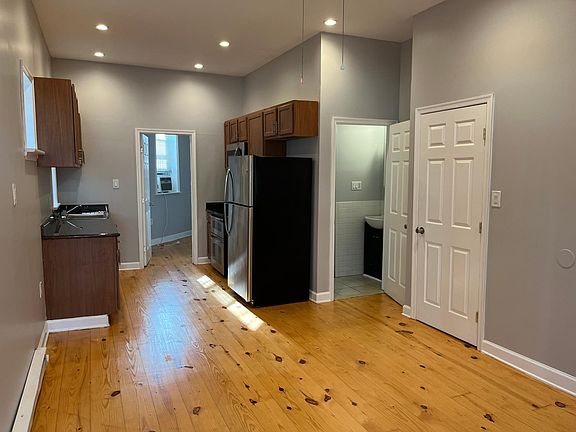 3rd image of 523 N 40th St #1