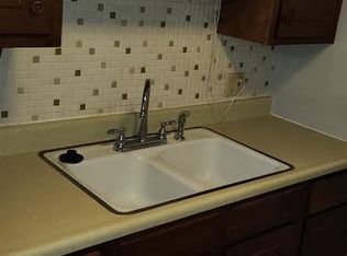 100 N James St #6, Sparta, IL 62286