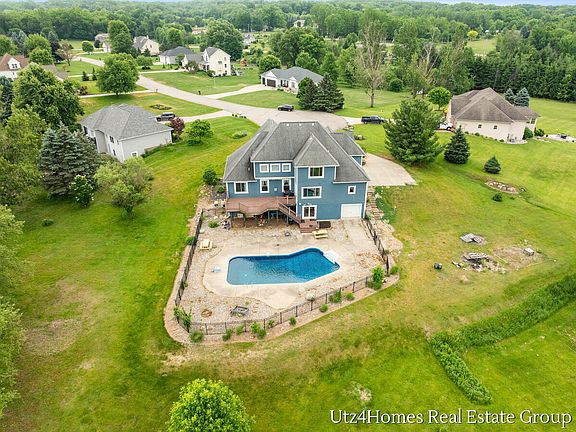 2nd image of 6625 Twin Springs Ct NE