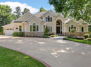 4640 Blarney Dr, Cedar Rapids, IA 52411