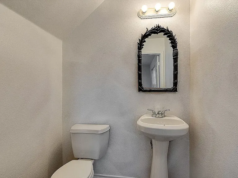 1115 Parkway Trl — Photo 6