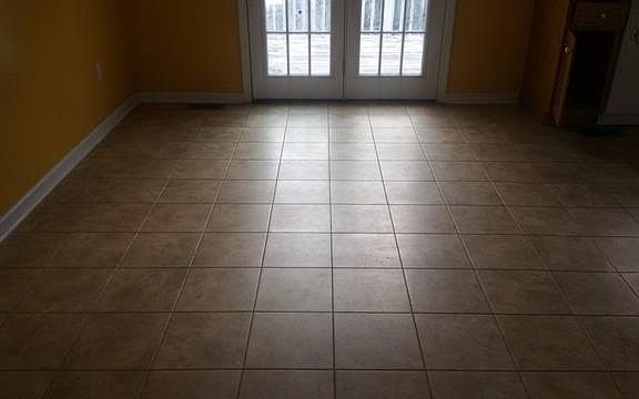 5th image of 244 Brittany Cir