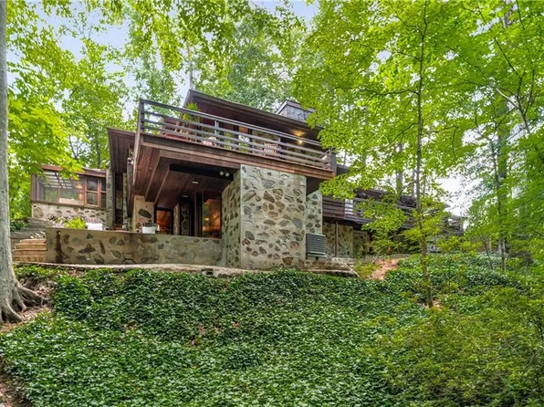 2016 Castleway Dr, Atlanta, GA 30345