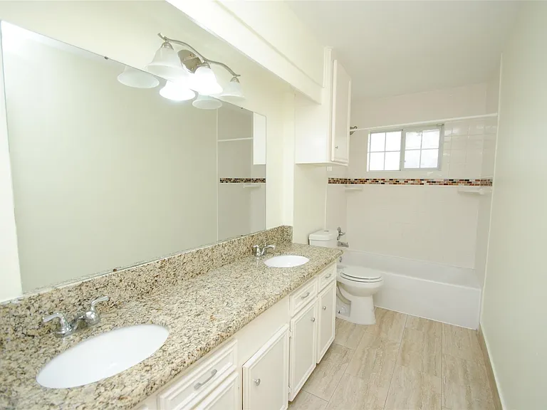 11511 Creekhurst Dr — Photo 24