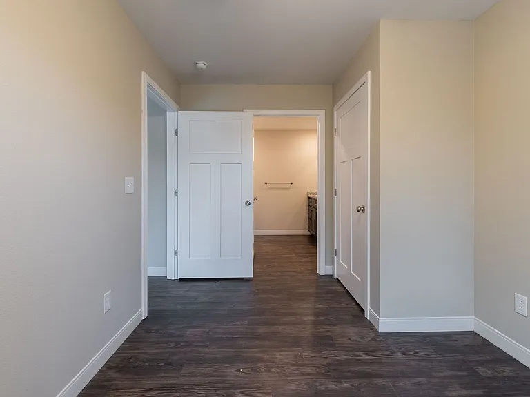 719 S. Main Ave — Photo 17